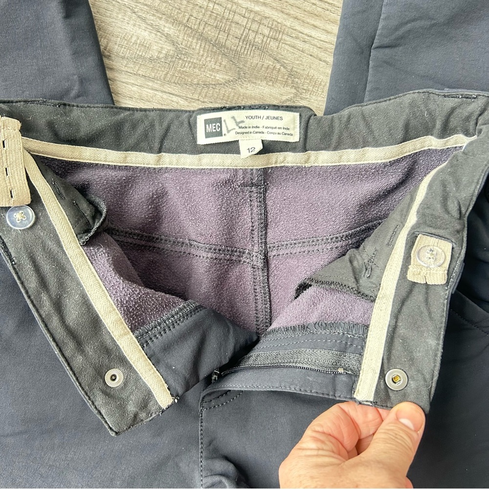 MEC insulated Surplus youth pants water resistant and adjustable waist size 12 - Picture 4 of 7